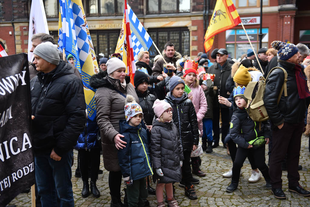 Ulicami Legnicy przeszedł Orszak Trzech Króli