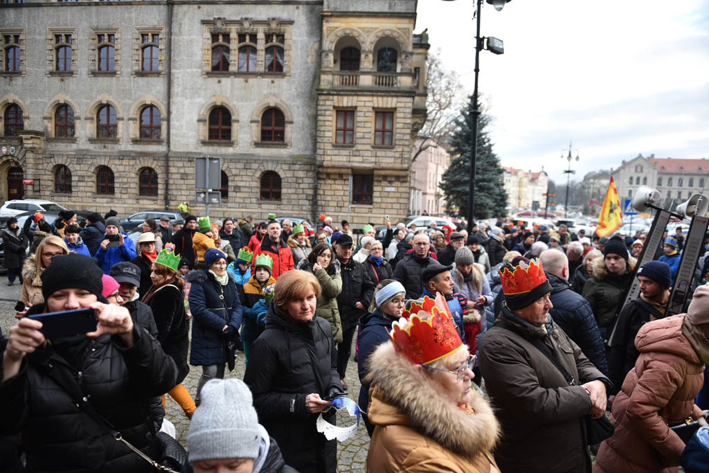 Ulicami Legnicy przeszedł Orszak Trzech Króli