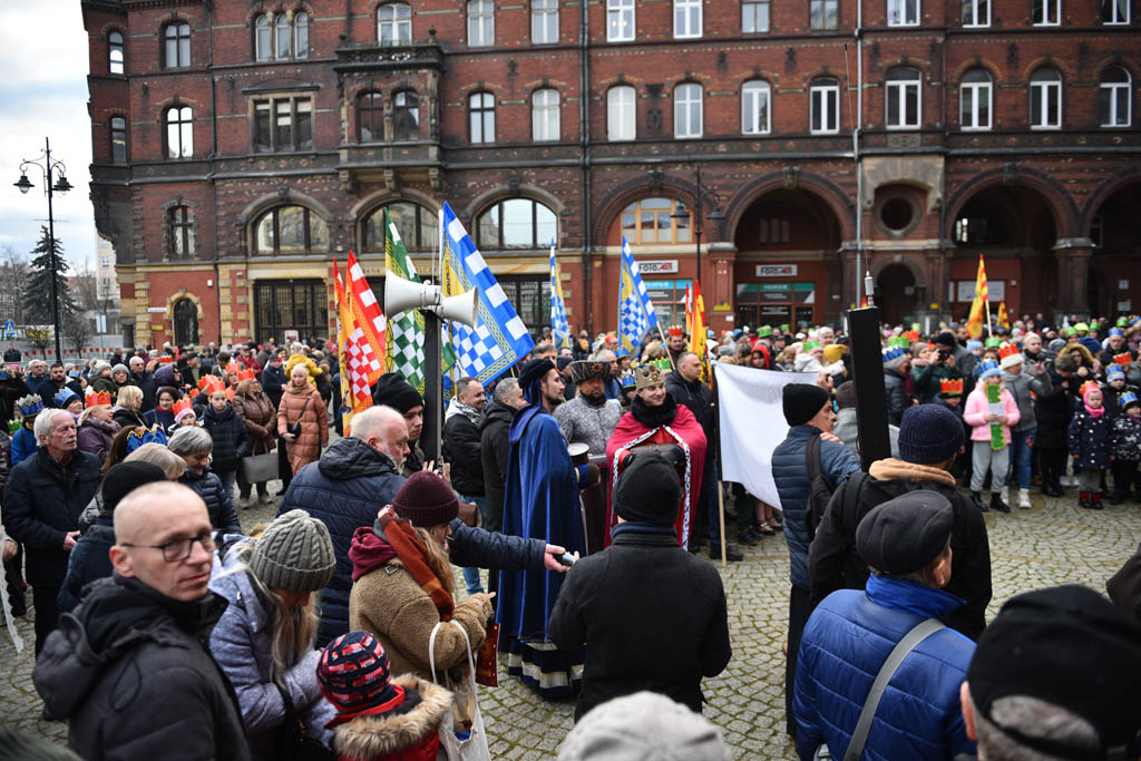 Ulicami Legnicy przeszedł Orszak Trzech Króli