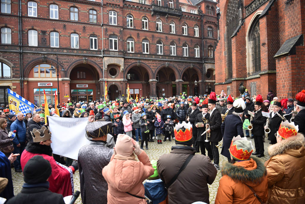 Ulicami Legnicy przeszedł Orszak Trzech Króli