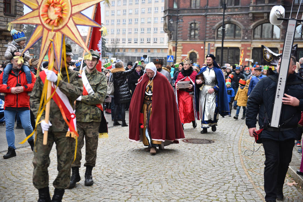 Ulicami Legnicy przeszedł Orszak Trzech Króli