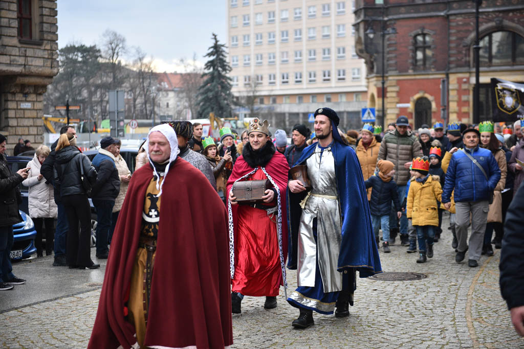 Ulicami Legnicy przeszedł Orszak Trzech Króli