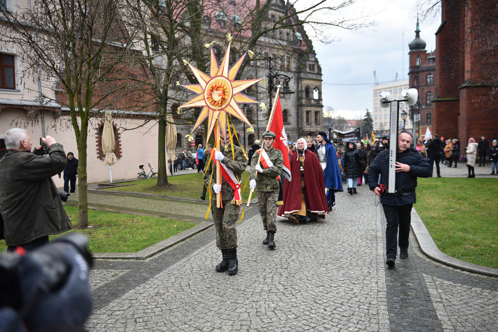 Ulicami Legnicy przeszedł Orszak Trzech Króli
