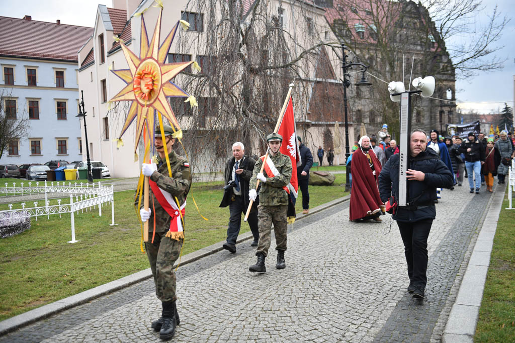 Ulicami Legnicy przeszedł Orszak Trzech Króli