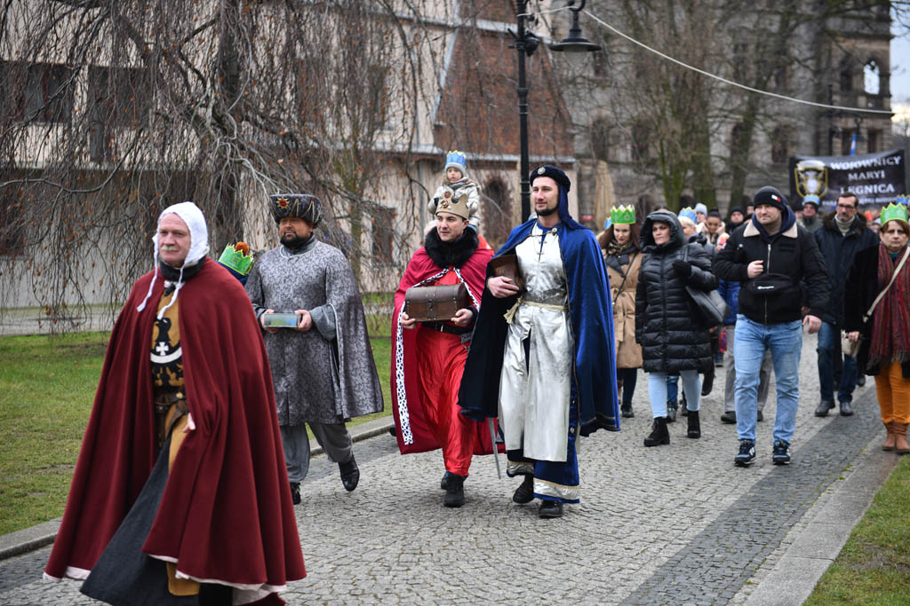 Ulicami Legnicy przeszedł Orszak Trzech Króli