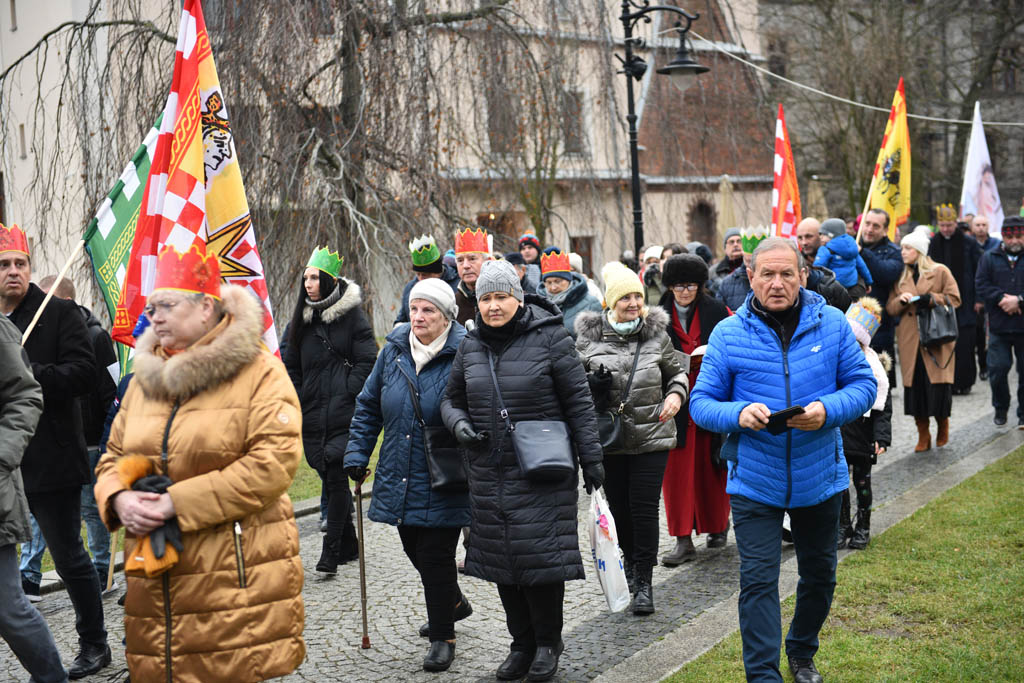 Ulicami Legnicy przeszedł Orszak Trzech Króli