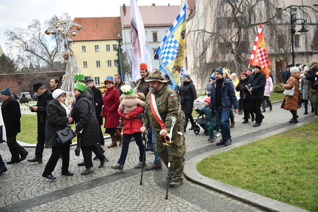 Ulicami Legnicy przeszedł Orszak Trzech Króli