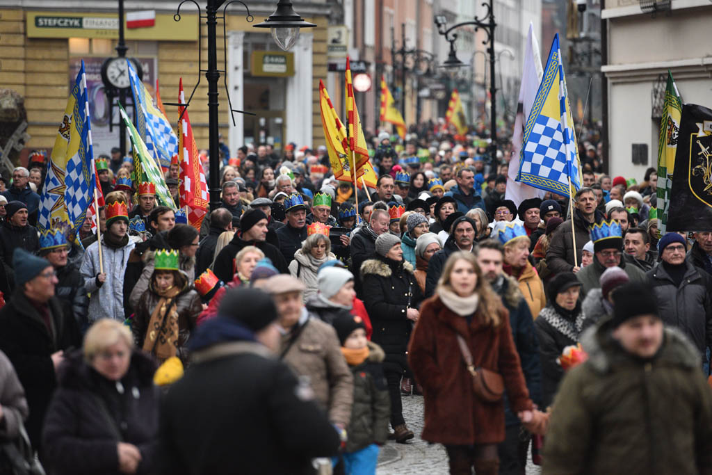 Ulicami Legnicy przeszedł Orszak Trzech Króli