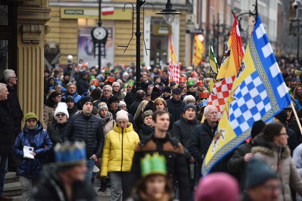 Ulicami Legnicy przeszedł Orszak Trzech Króli