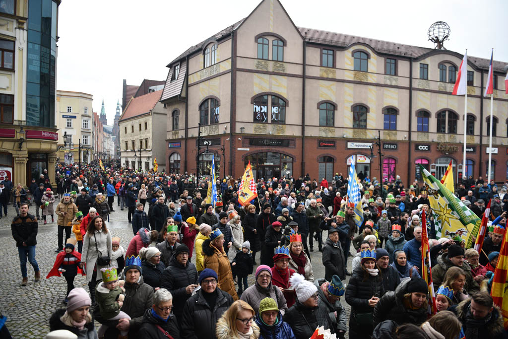Ulicami Legnicy przeszedł Orszak Trzech Króli
