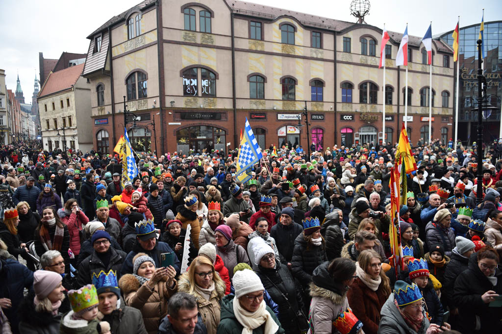 Ulicami Legnicy przeszedł Orszak Trzech Króli