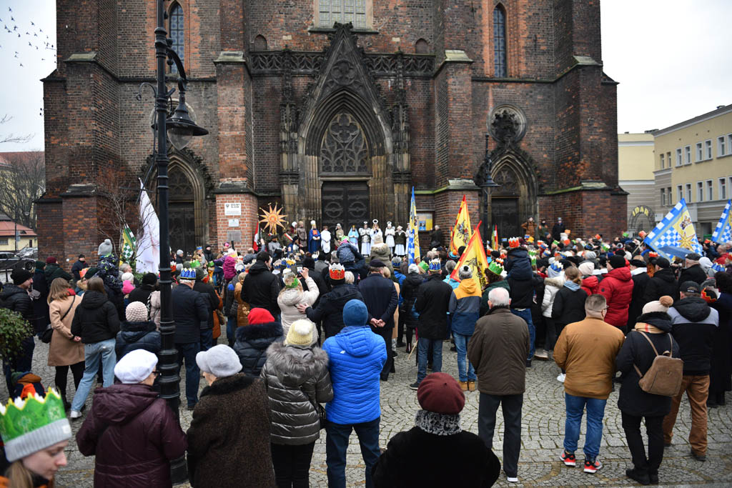 Ulicami Legnicy przeszedł Orszak Trzech Króli