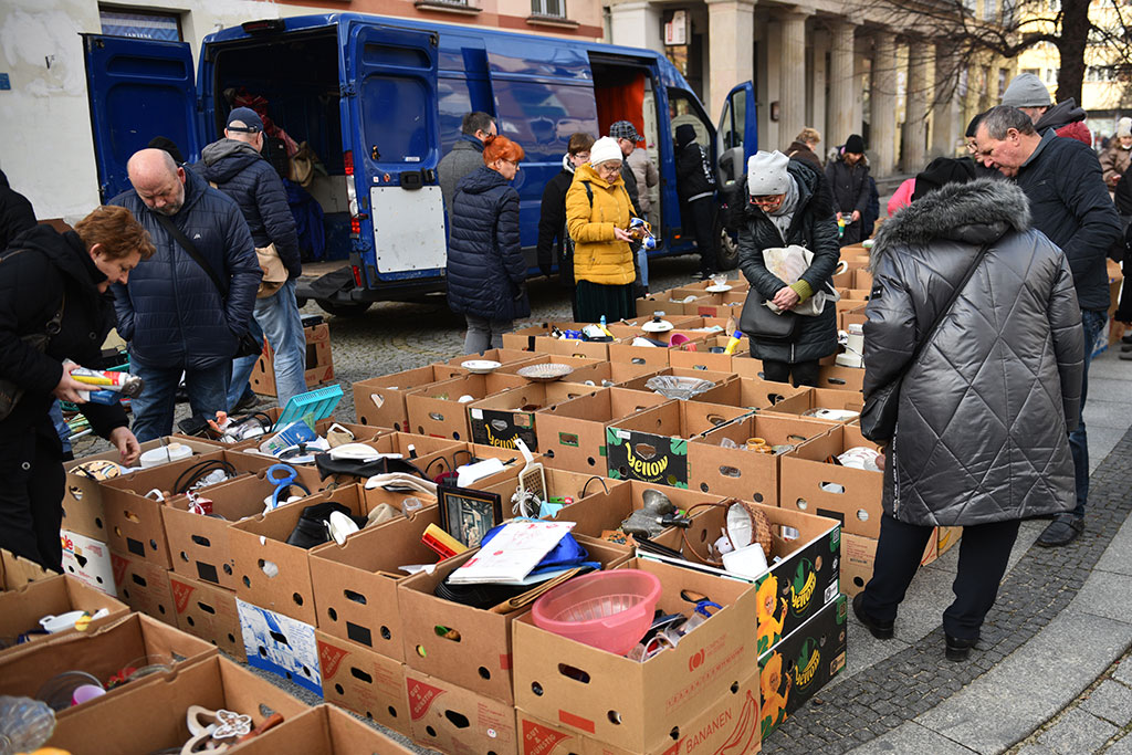 Czego nie znajdziesz w sklepie, kupisz na jarmarku staroci