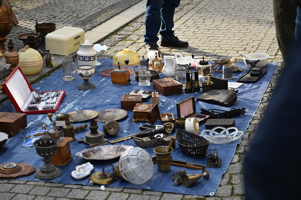 Czego nie znajdziesz w sklepie, kupisz na jarmarku staroci