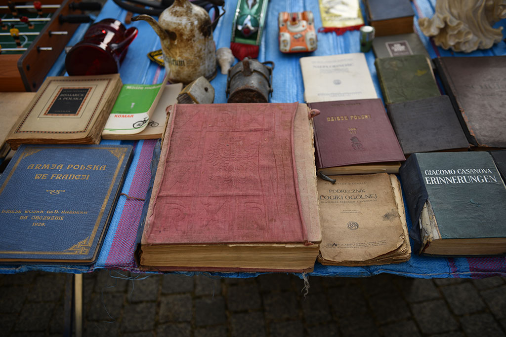 Czego nie znajdziesz w sklepie, kupisz na jarmarku staroci