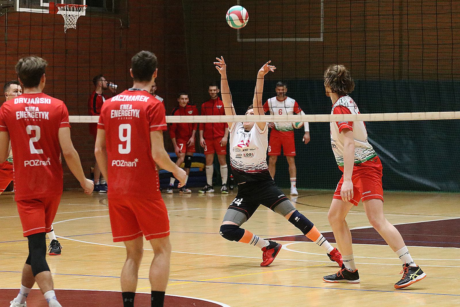 Ikar Legnica przegrywa po tie-breaku z dryżyną z Poznania