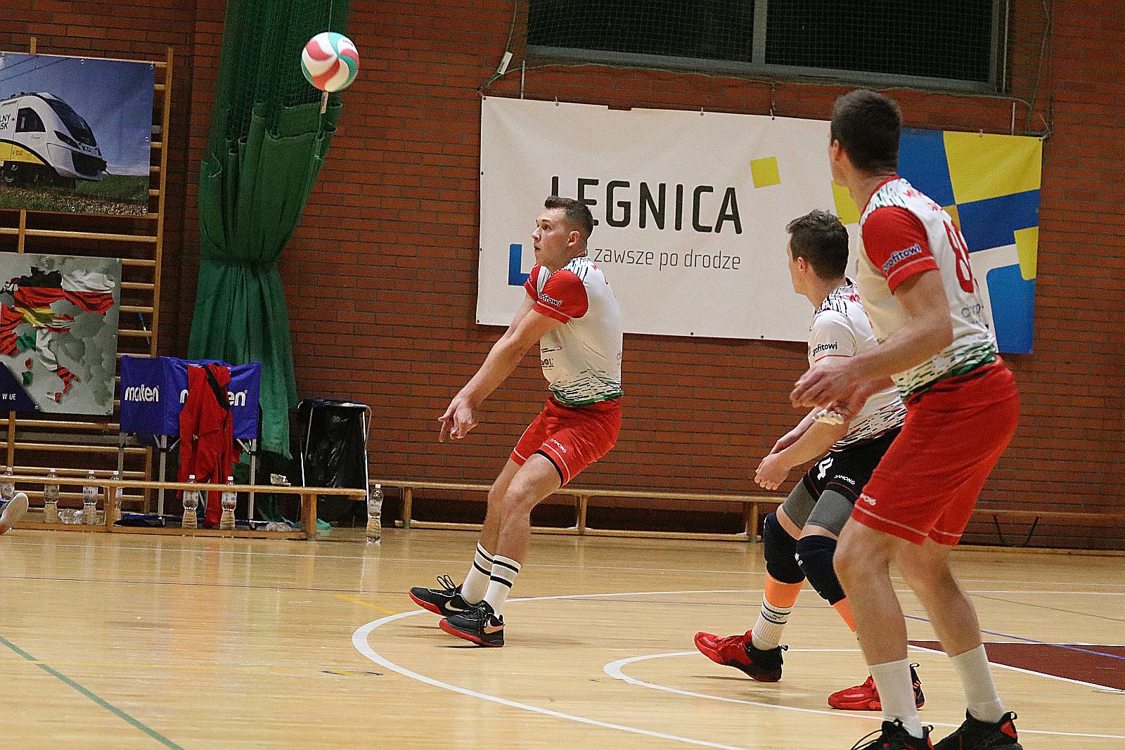 Ikar Legnica przegrywa po tie-breaku z dryżyną z Poznania