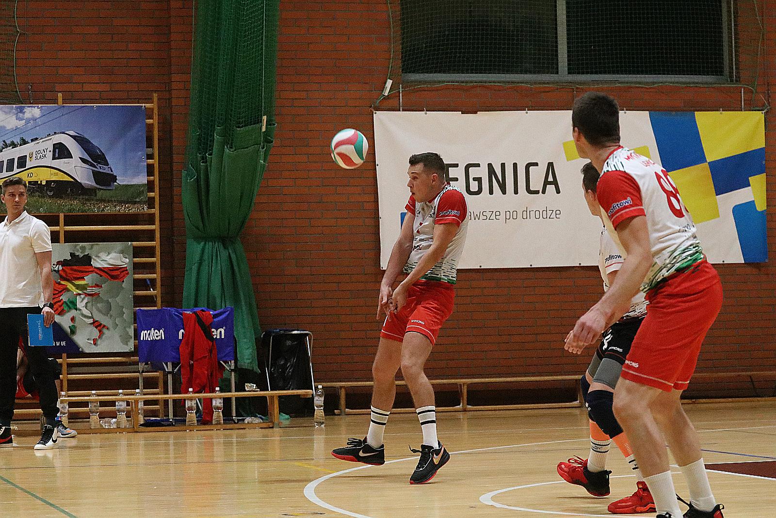 Ikar Legnica przegrywa po tie-breaku z dryżyną z Poznania