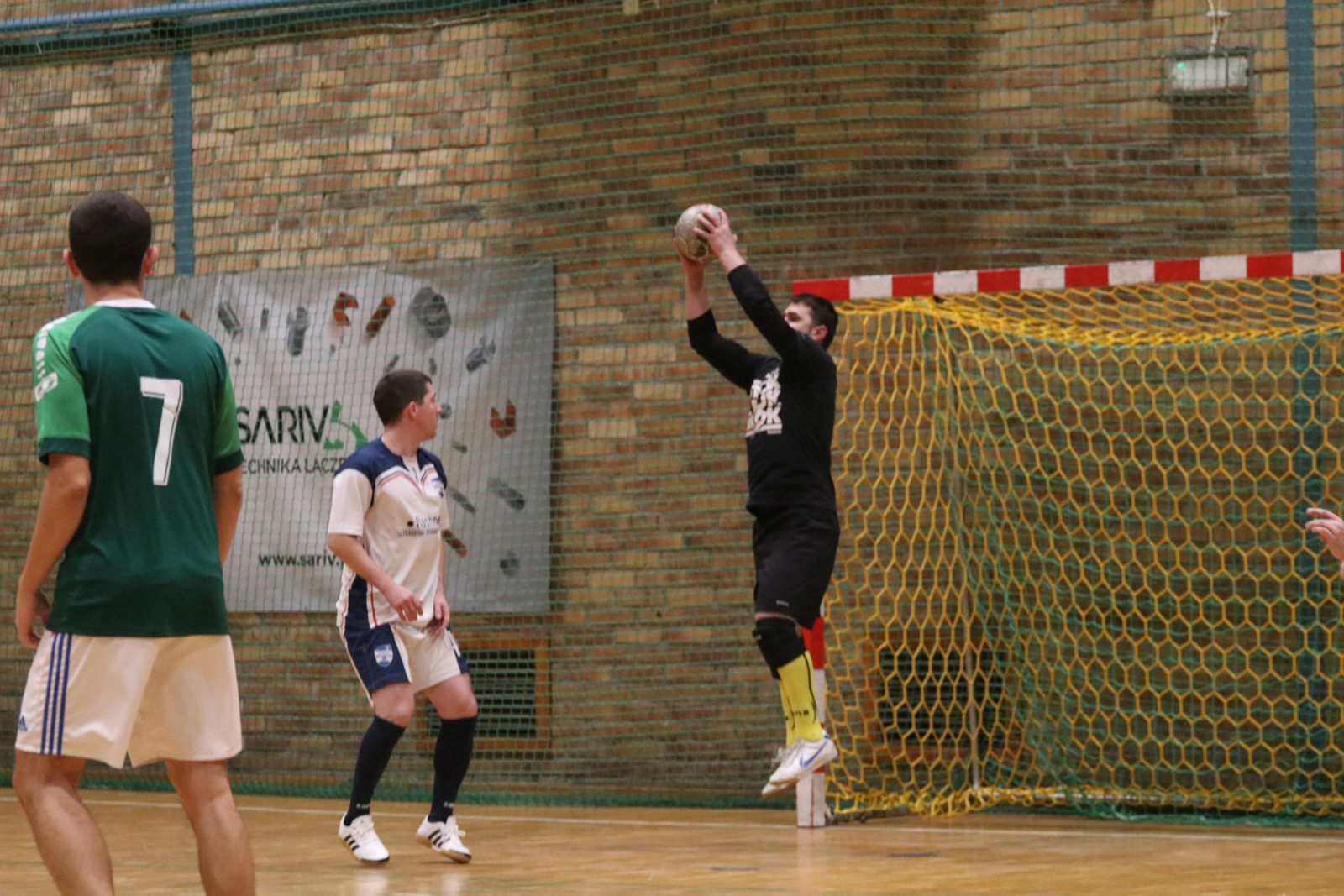 Legnicka Liga Halowa Saller Cup: runda zasadnicza na finiszu