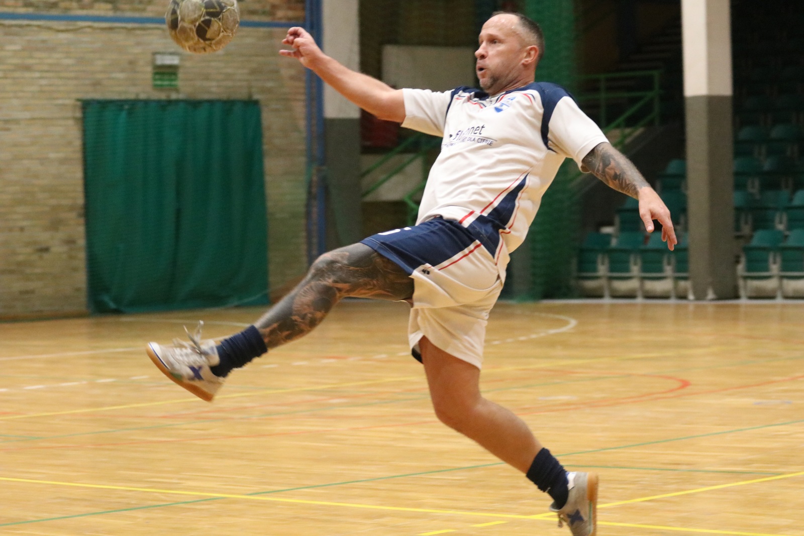 Legnicka Liga Halowa Saller Cup: runda zasadnicza na finiszu