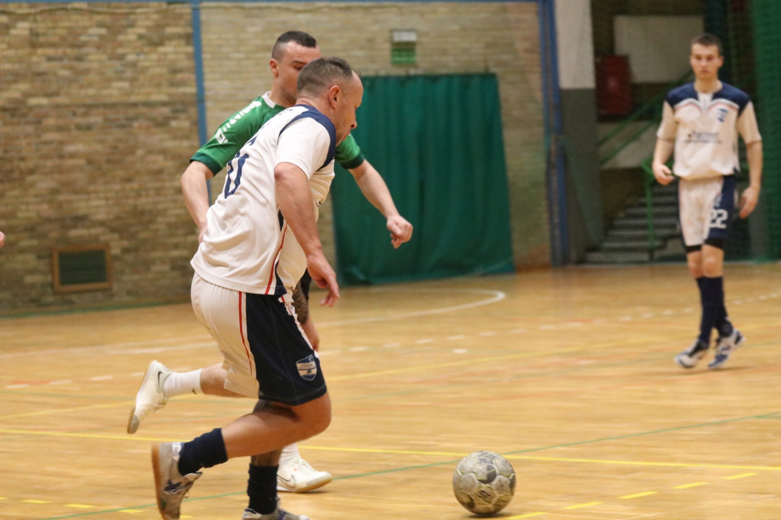 Legnicka Liga Halowa Saller Cup: runda zasadnicza na finiszu
