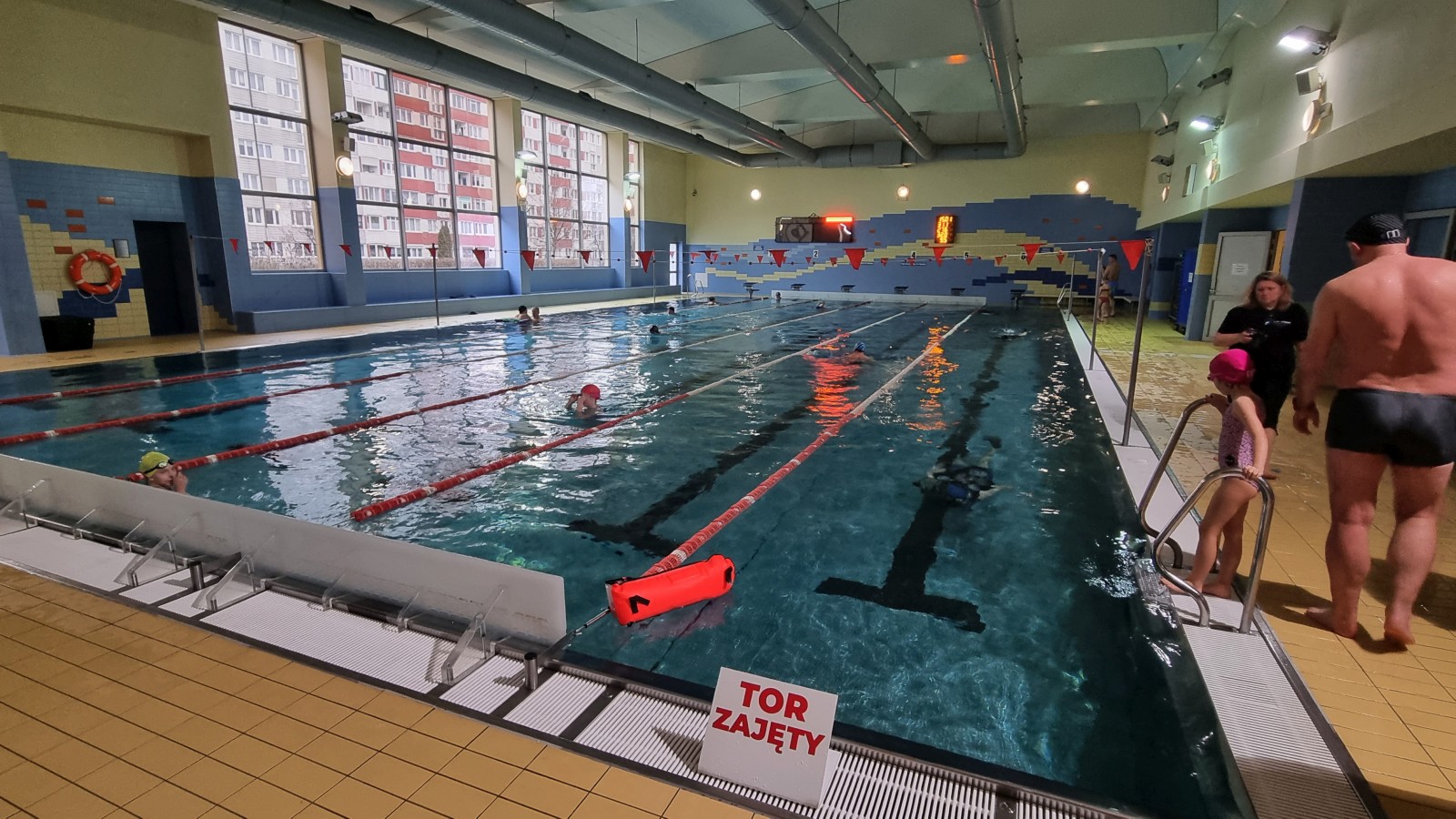 Wodne animacje na Delfinku przygotowane przez OSiR w Legnicy