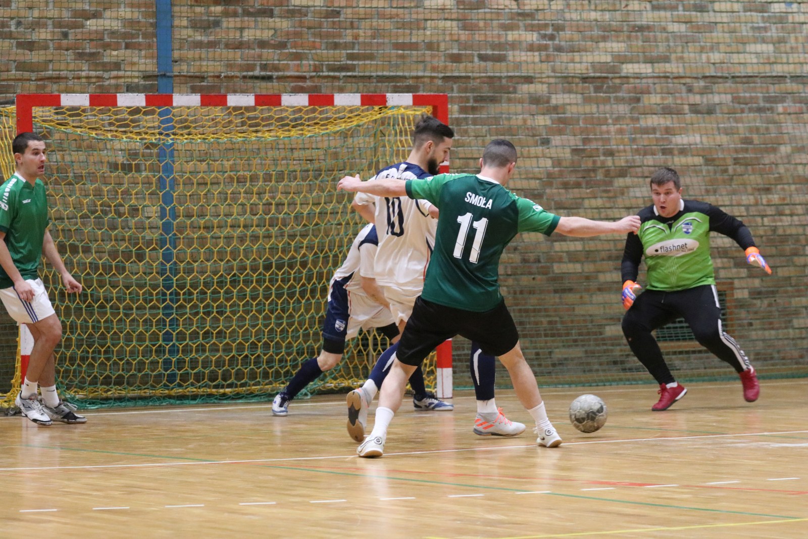 Legnicka Liga Halowa Saller Cup: runda zasadnicza na finiszu