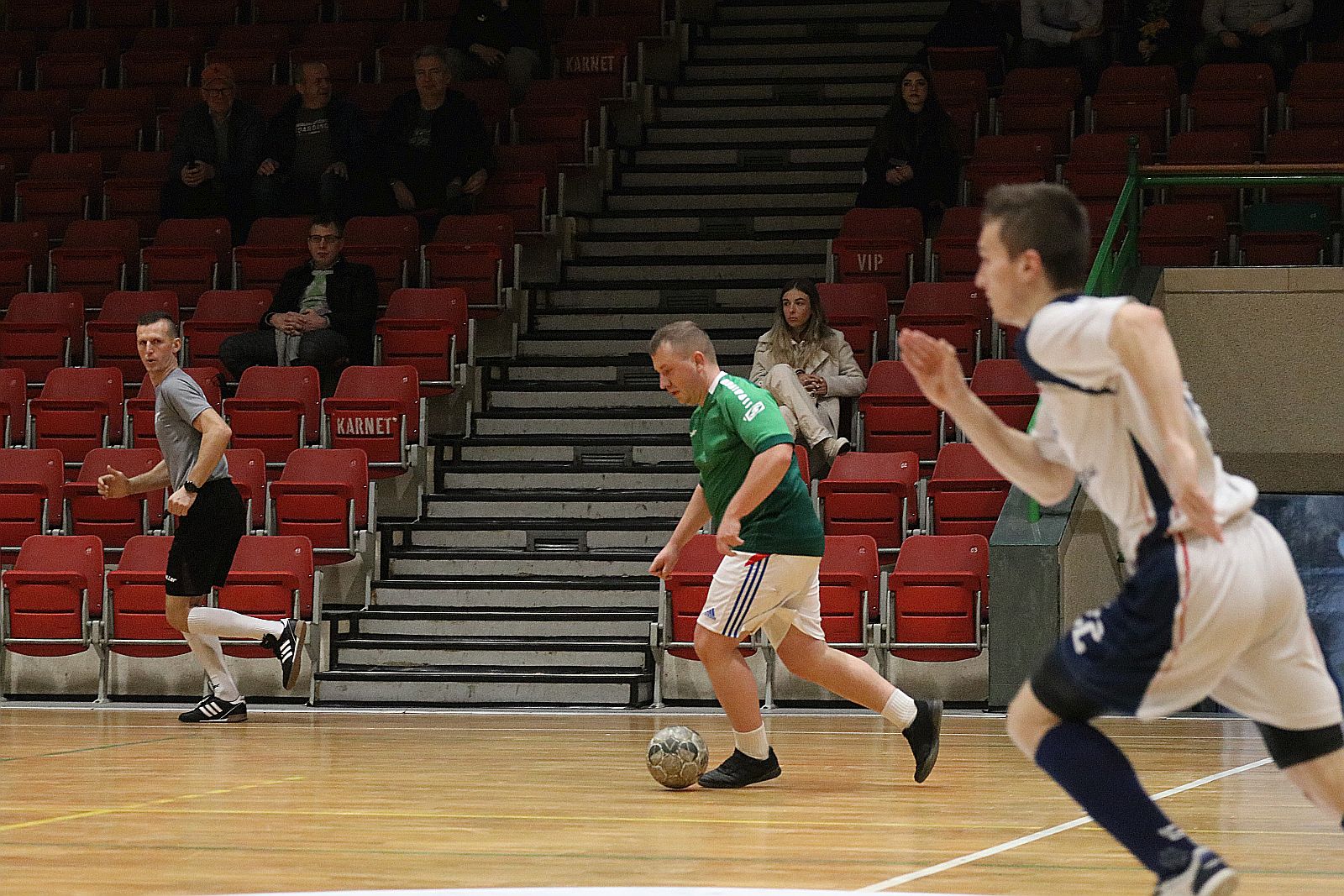 Legnicka Liga Halowa Saller Cup: runda zasadnicza na finiszu