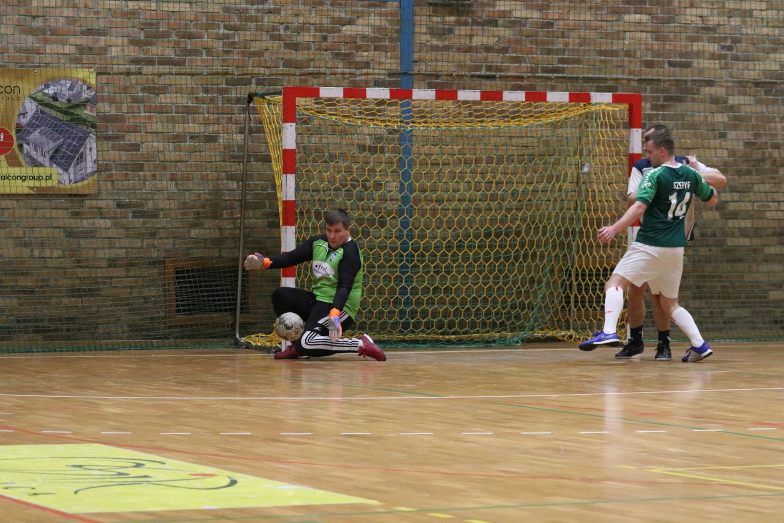 Legnicka Liga Halowa Saller Cup: runda zasadnicza na finiszu