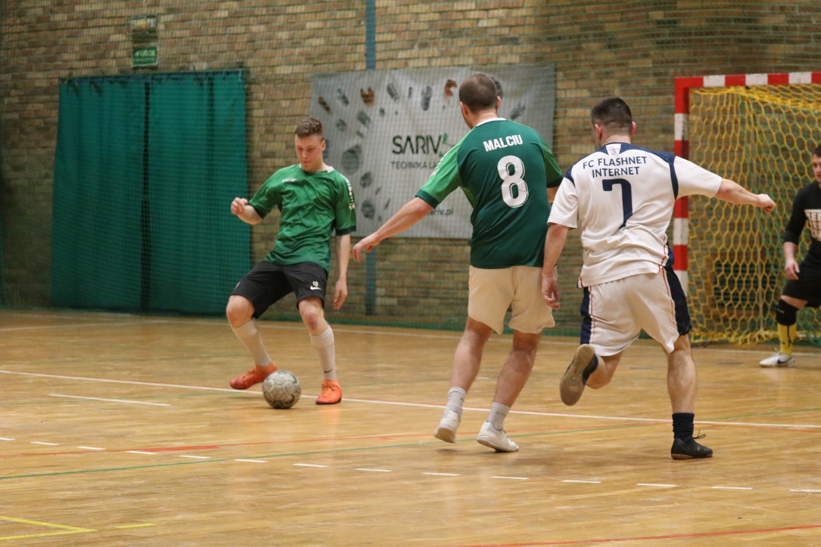 Legnicka Liga Halowa Saller Cup: runda zasadnicza na finiszu
