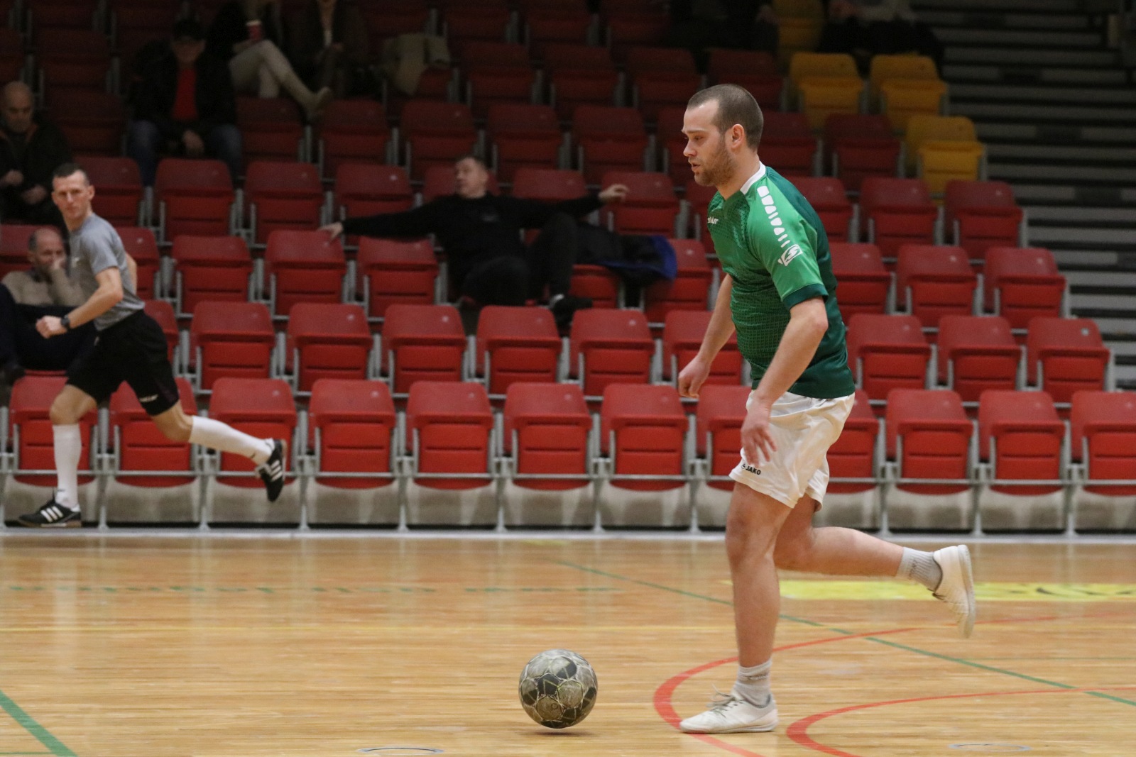 Legnicka Liga Halowa Saller Cup: runda zasadnicza na finiszu