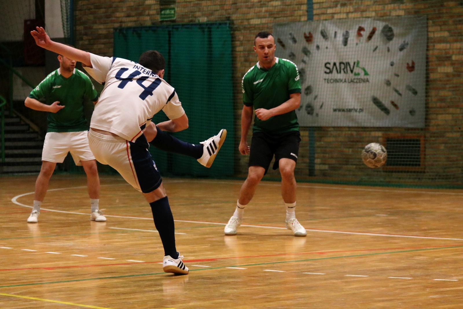 Legnicka Liga Halowa Saller Cup: runda zasadnicza na finiszu