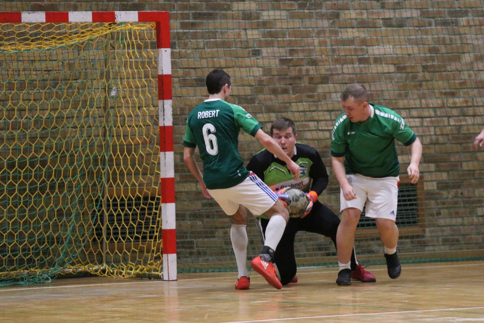Legnicka Liga Halowa Saller Cup: runda zasadnicza na finiszu