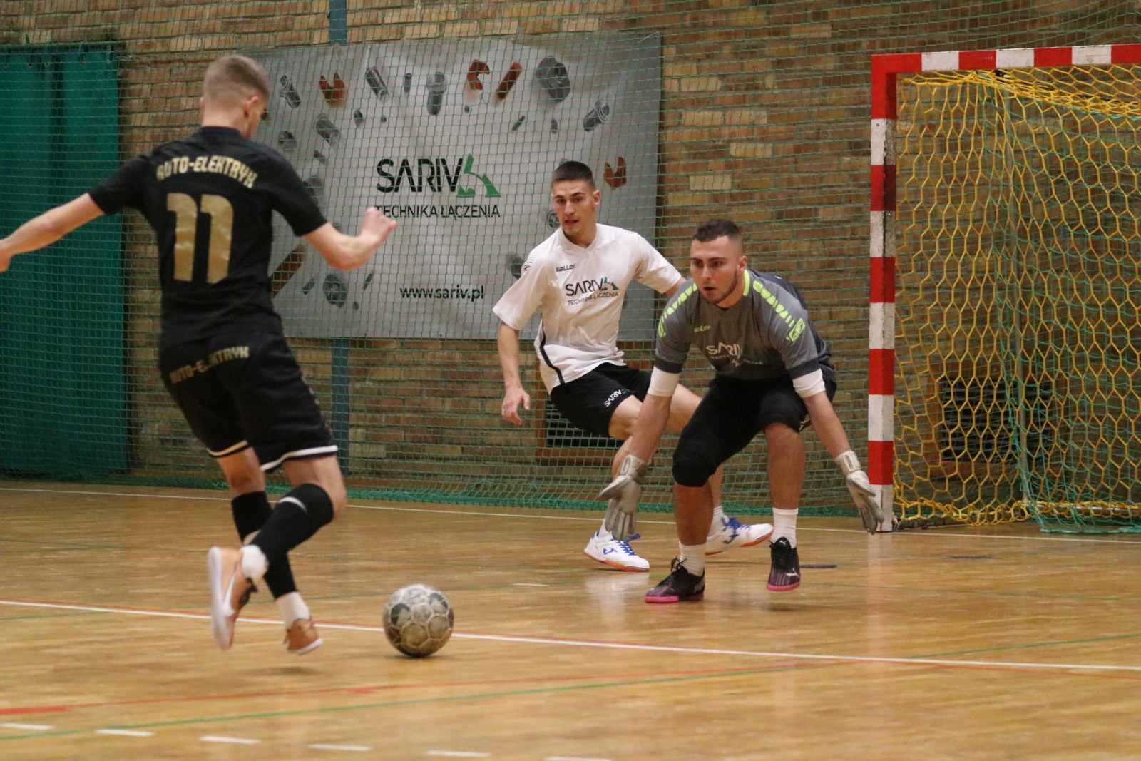 Legnicka Liga Halowa Saller Cup: runda zasadnicza na finiszu