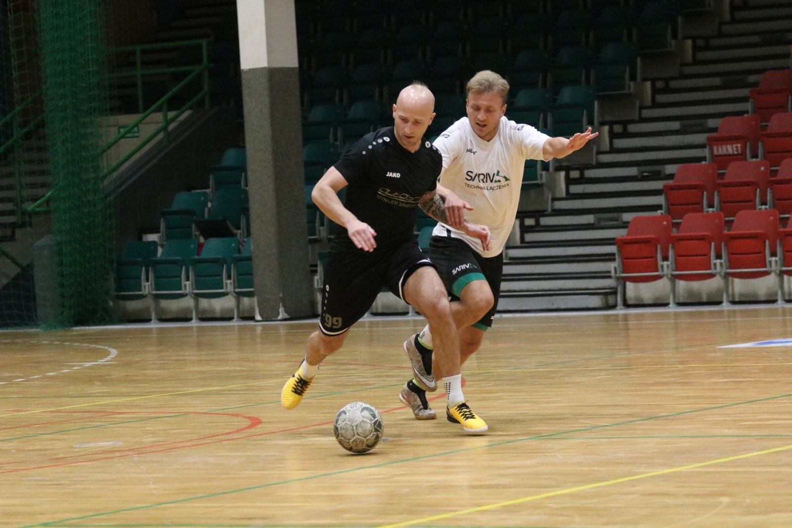 Legnicka Liga Halowa Saller Cup: runda zasadnicza na finiszu