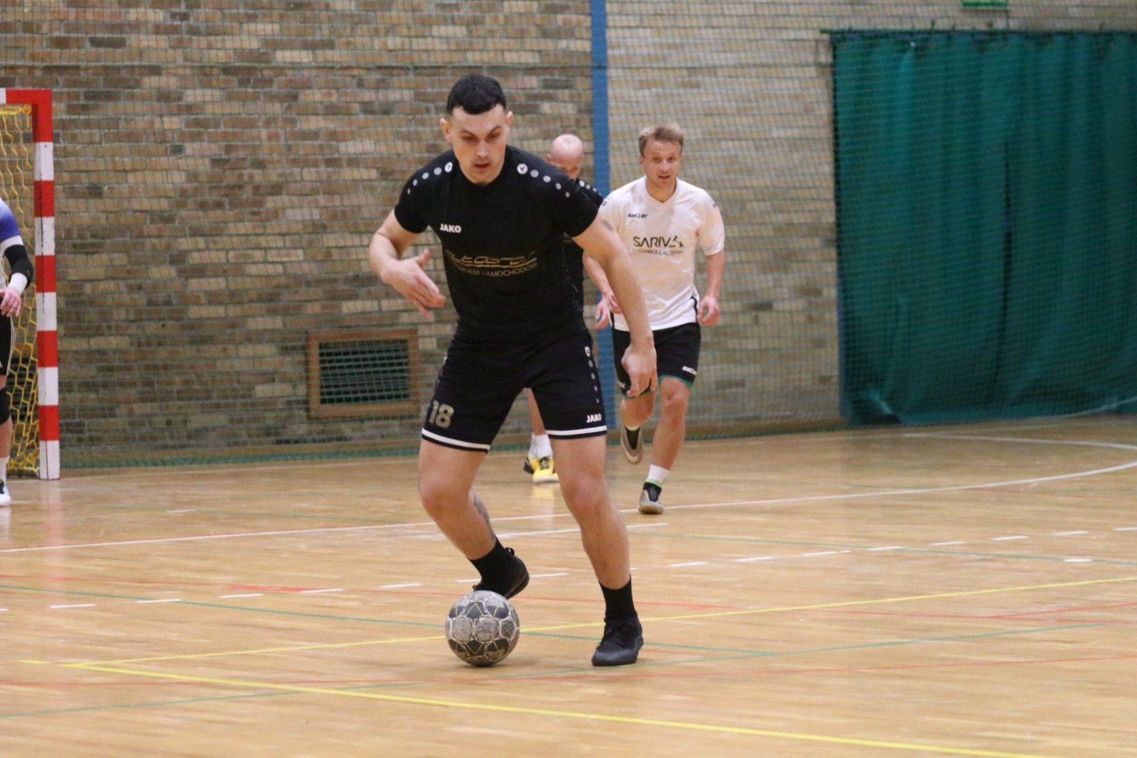 Legnicka Liga Halowa Saller Cup: runda zasadnicza na finiszu