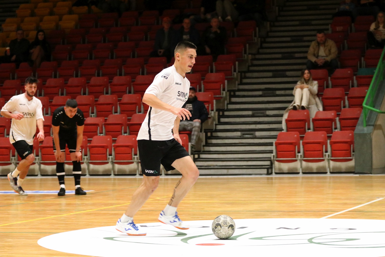 Legnicka Liga Halowa Saller Cup: runda zasadnicza na finiszu