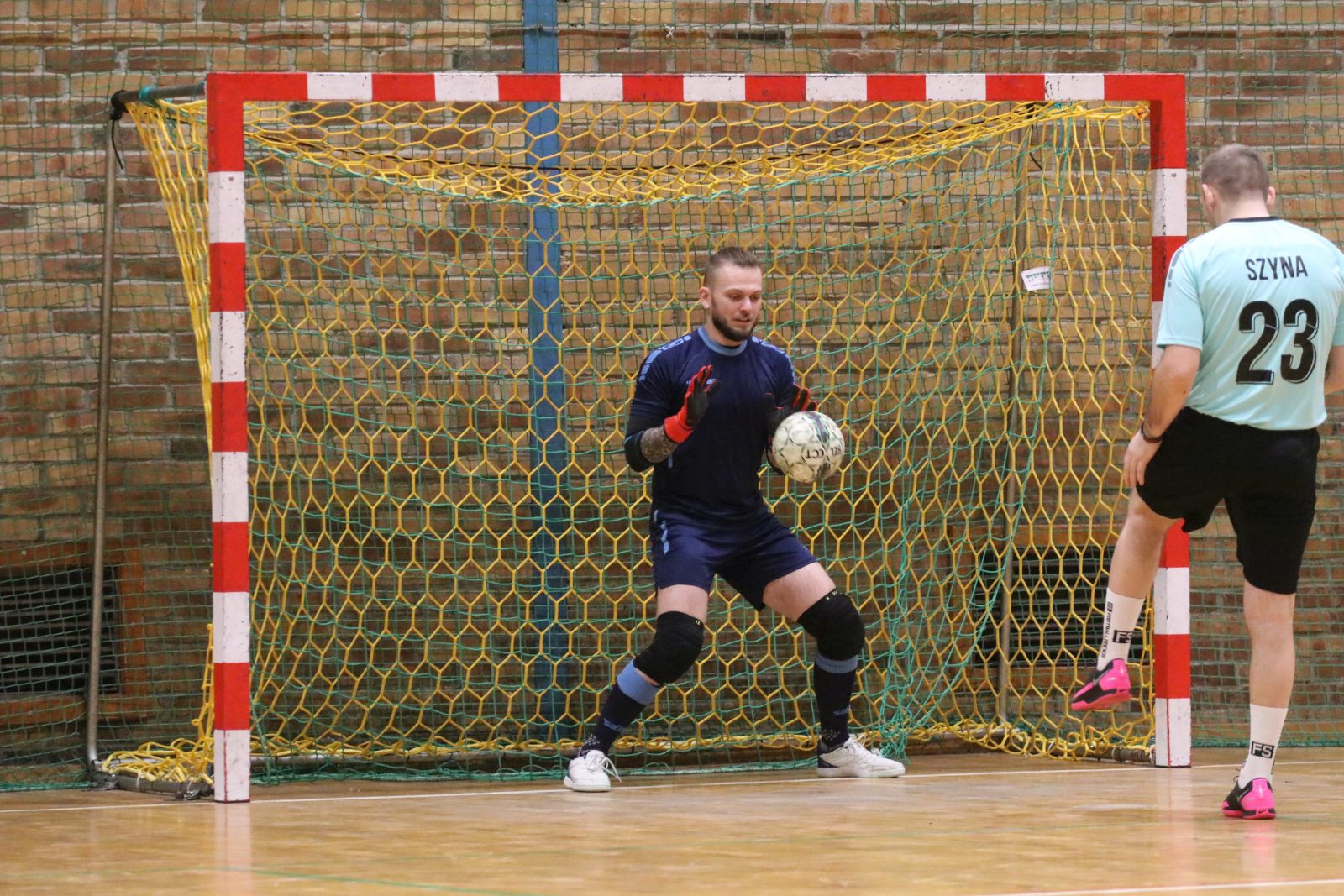 Legnicka Liga Halowa Saller Cup: runda zasadnicza na finiszu