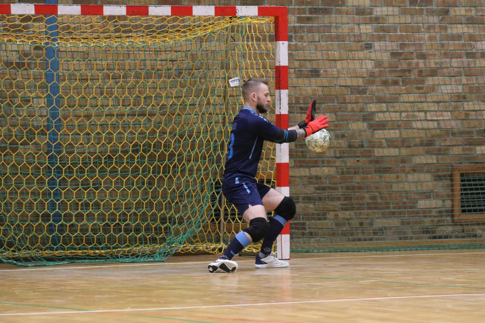 Legnicka Liga Halowa Saller Cup: runda zasadnicza na finiszu