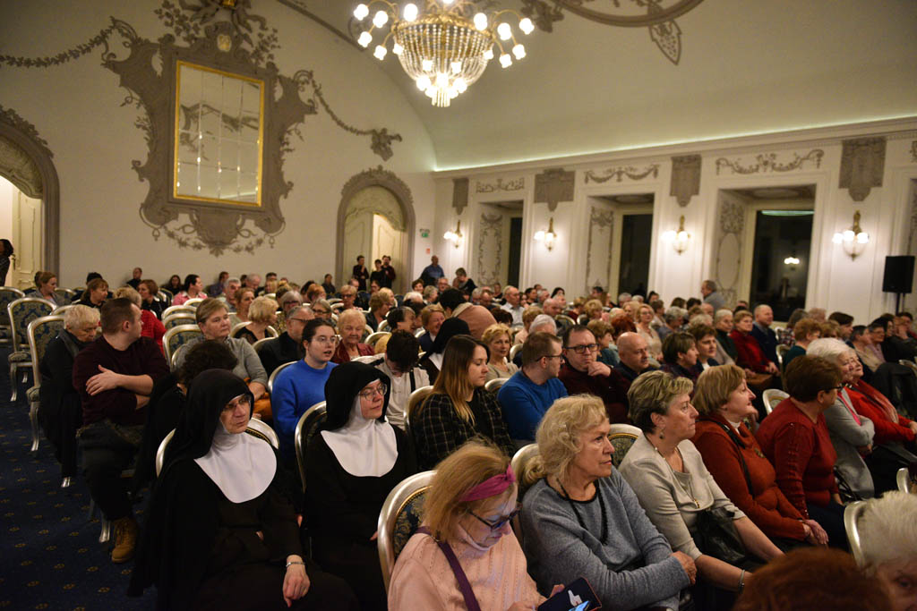 Kolędy, pastorałki i opowieści świąteczne w Sali Królewskiej