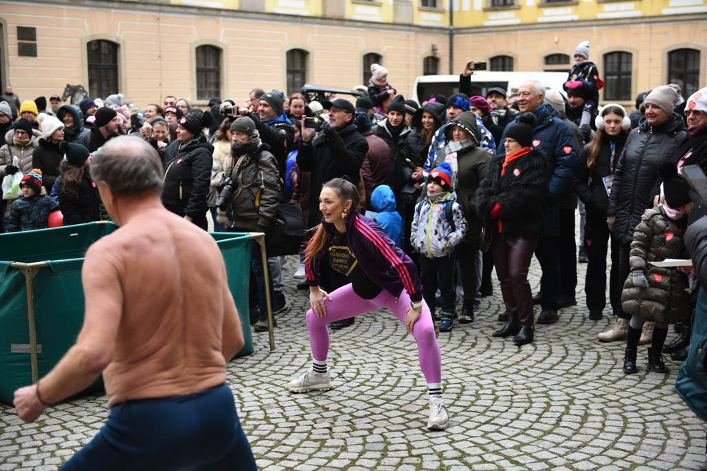 Legnickie Centrum Kultury gra z Jurkiem Owsiakiem