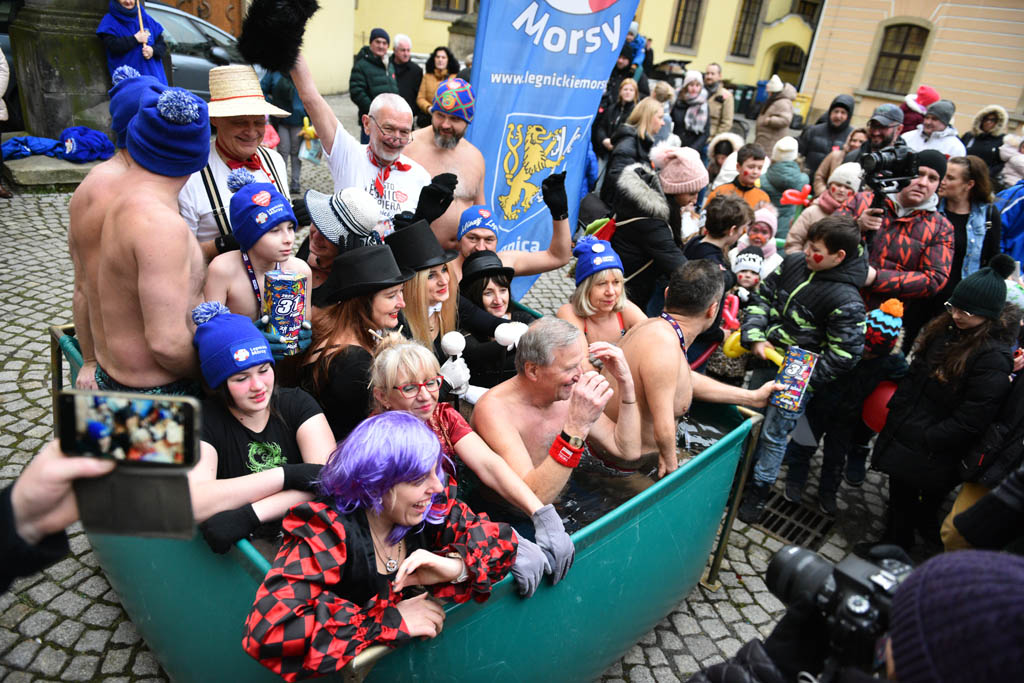 Legnickie Centrum Kultury gra z Jurkiem Owsiakiem