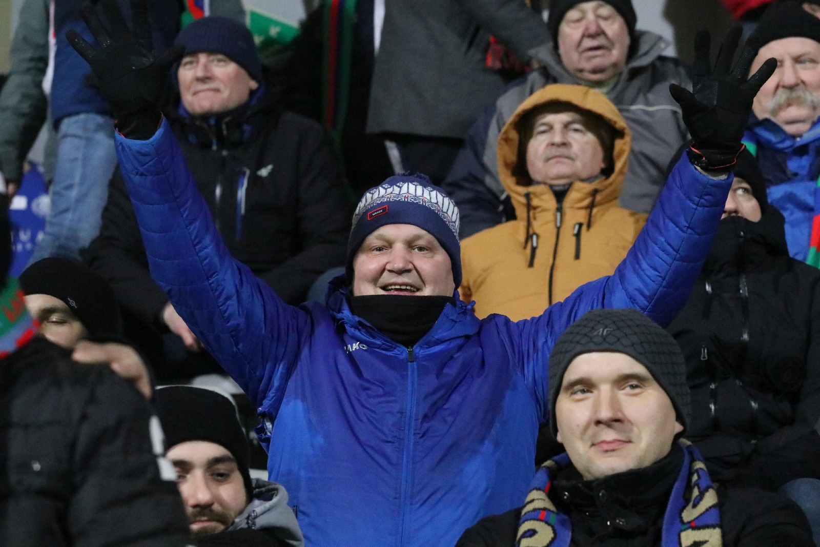 Cztery i pół tysiąca widzów na stadionie. Znajdż siebie!