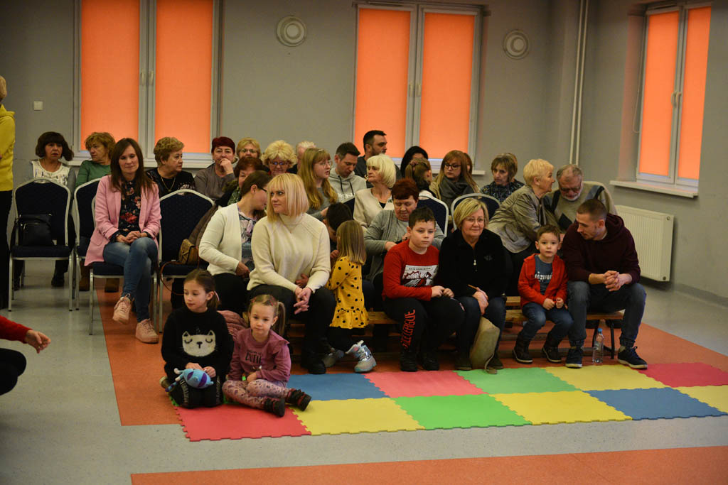O tym jak Smerfy uratowały Gargamela przed czarownicą Hogathą