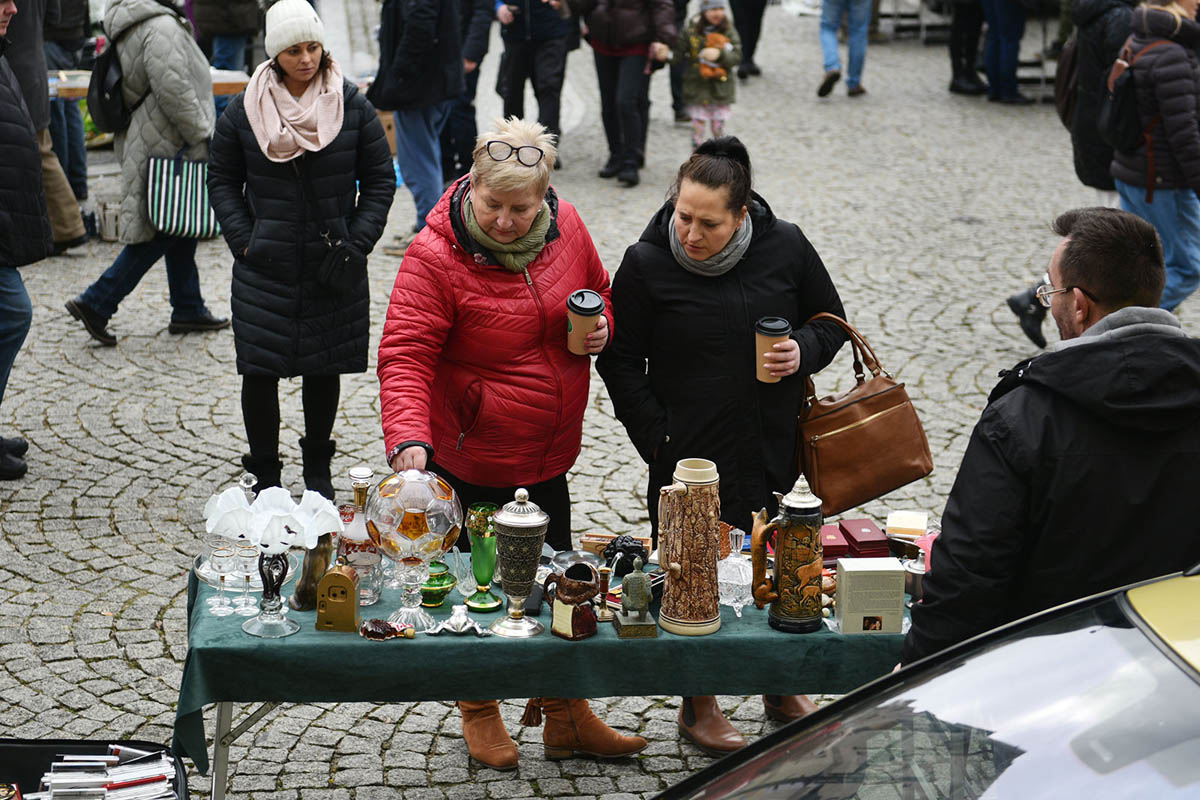 Na legnickim Jarmarku Staroci znaleźć można prawie wszystko