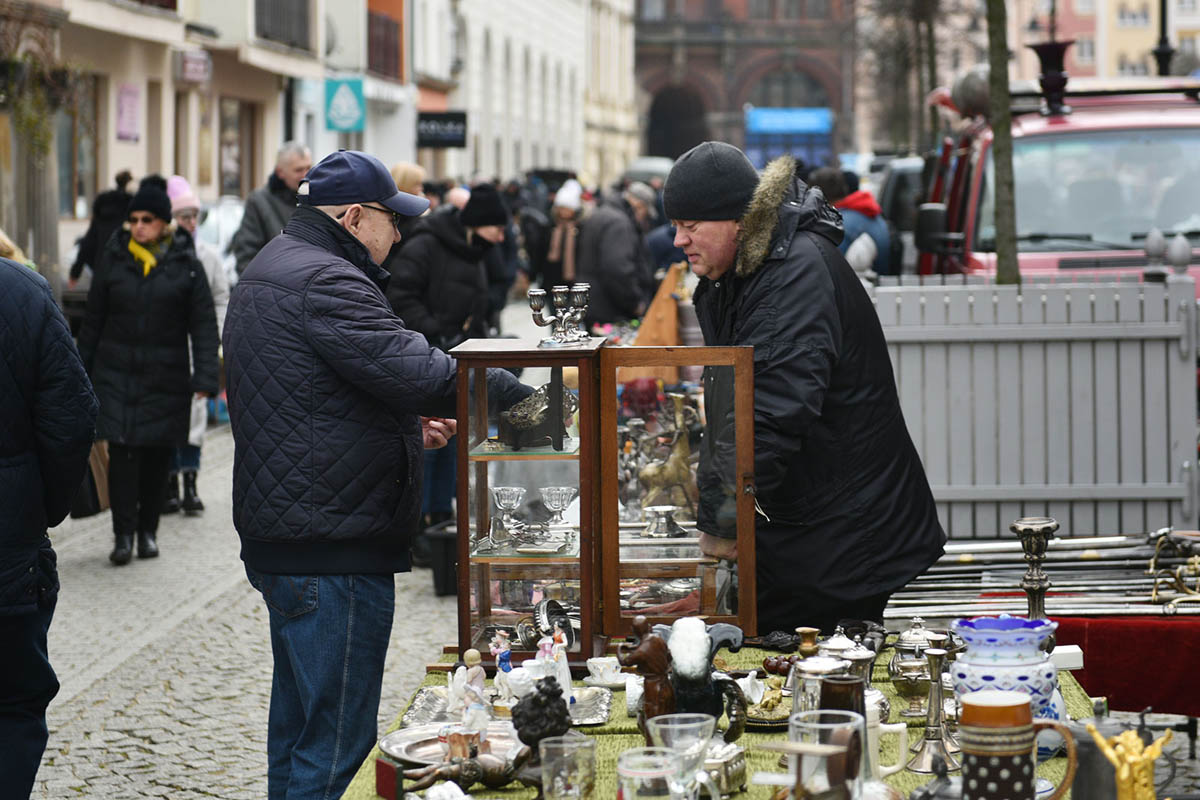 Na legnickim Jarmarku Staroci znaleźć można prawie wszystko