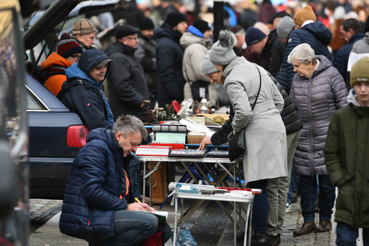 Na legnickim Jarmarku Staroci znaleźć można prawie wszystko