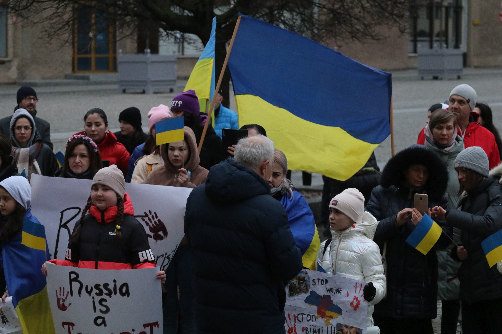 Pokojowo wyrazili wsparcie i solidarność z walczącą Ukrainą