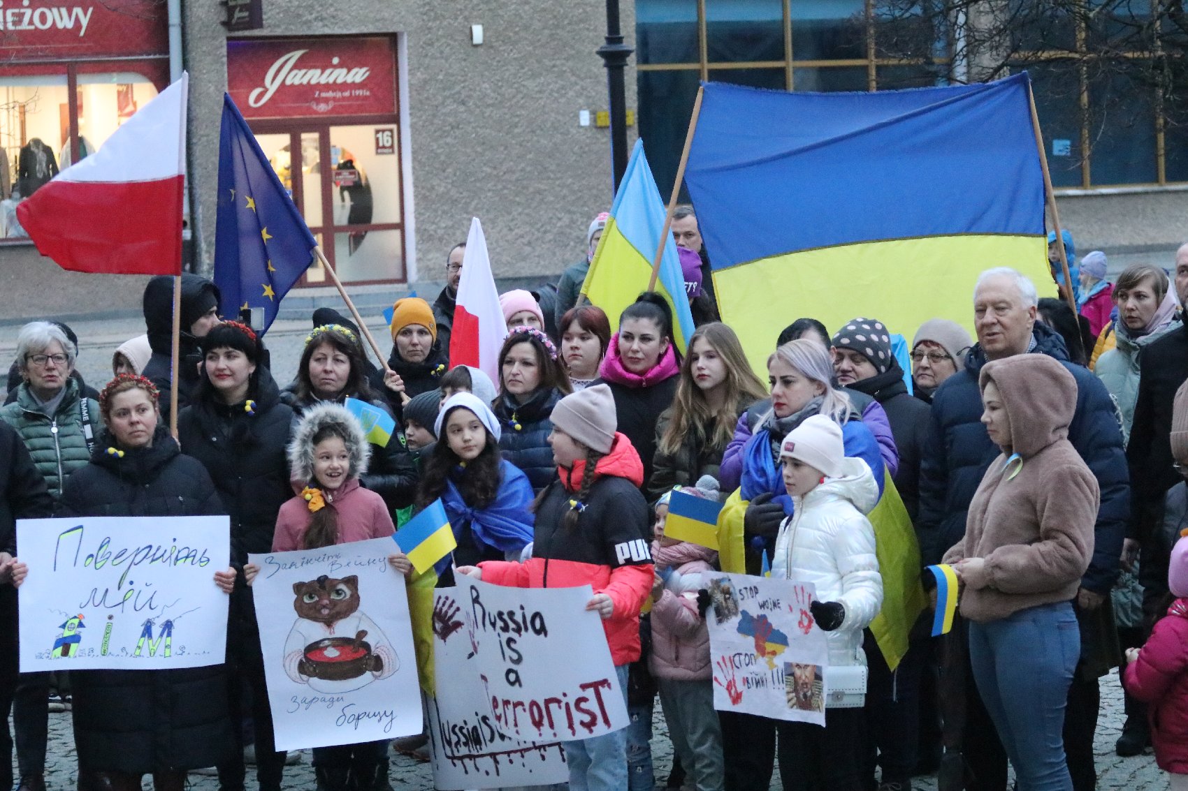 Pokojowo wyrazili wsparcie i solidarność z walczącą Ukrainą
