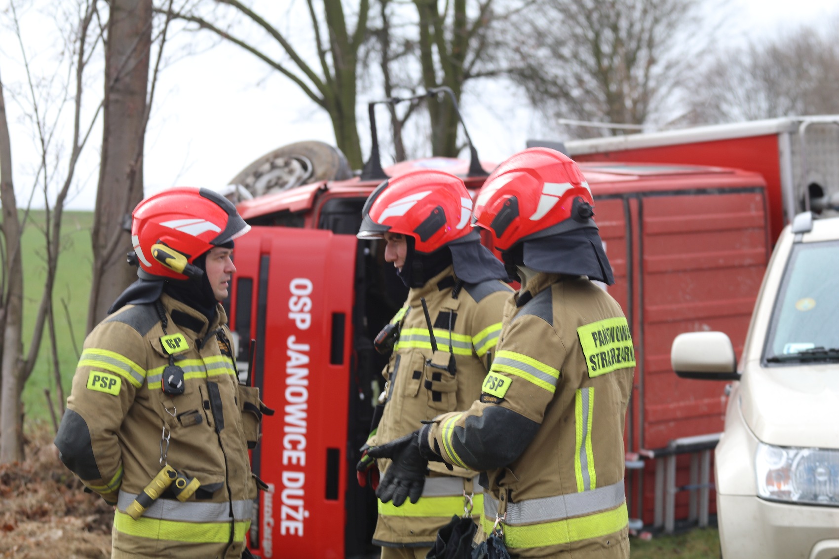 Wypadek wozu strażackiego, czterech strażaków w szpitalu